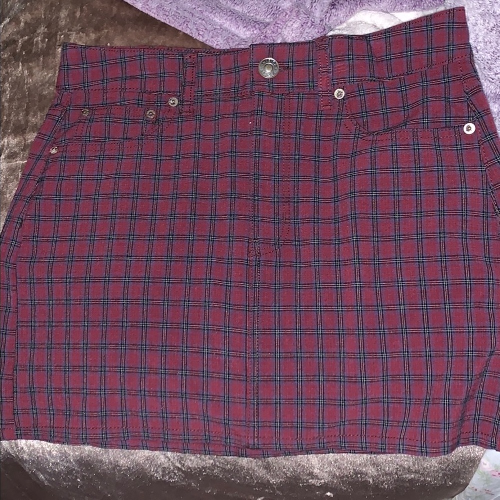 Plaid skirt. WORN ONCE. American eagle